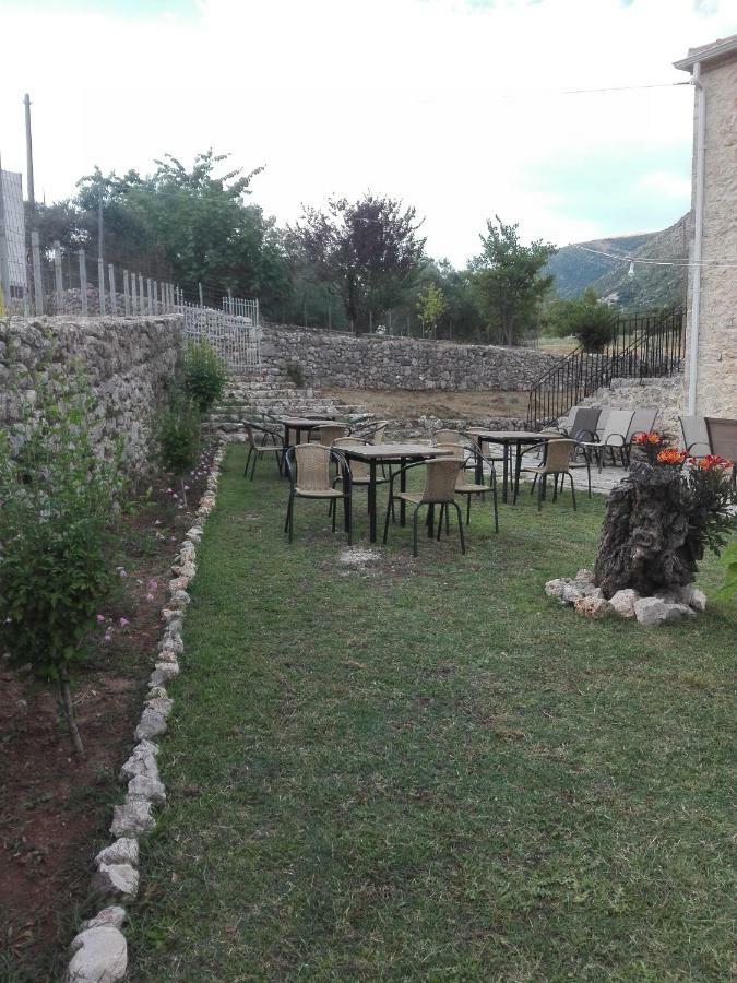 Xenonas Souliou Hotel Samonída Exterior foto